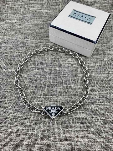 Prada necklace 05lyh19